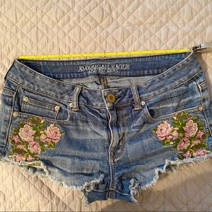 American Eagle embroidered denim cutoff shorts 6